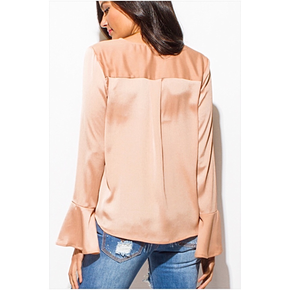 Stunning Bell Sleeve Twist Front Silky Blouse SM - Picture 5 of 8